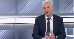 Domnīcas "Northern Europe Policy Centre" direktors, bijušais Latvijas aizsardzības ministrs Artis Pabriks ("Latvijas attīstībai").