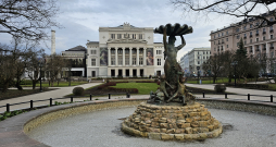 Latvijas Nacionālās operas ēka, 2024. gads. Latvijas Nacionālās operas ēka, 2024. gads.