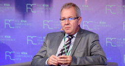 ASV dzīvojošais krievu ekonomists Vladislavs Inozemcevs.