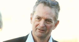 Džeims Akuna: "Tehnoloģija mainās ik pēc piecām dienām. Ko jūs būvēsiet? Labāku dronu? Labāku pretdronu? Labāku raķeti? Nav vienas atbildes."