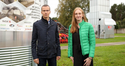 SIA "A. M. L." valdes loceklis Gusts Lūsis stāsta, ka izstāde tradicionāli ir sava veida nozares spogulis – tajā redzams, ar kādām problēmām saskaras saimnieki un kādus risinājumus piedāvā uzņēmēji. Savukārt izstāžu daļas vadītāja Laura Lūse uzsver, ka mūsdienu saimniekošanā tehnoloģijas vairs nav luksuss, bet gan instruments, bez kura grūti konkurēt.