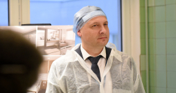 Rīgas Austrumu klīniskās universitātes slimnīcas (RAKUS) valdes priekšsēdētājs Vadims Beļuns. Rīgas Austrumu klīniskās universitātes slimnīcas (RAKUS) valdes priekšsēdētājs Vadims Beļuns.