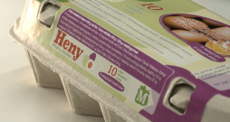 Veikalu tīkla “LaTS” plauktos pamanītas no Ukrainas ievestas olas ar neierastu marķējumu.