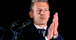 Ungārijas parlamenta vēlēšanās uzvarējušās Cieņas un brīvības partijas ("Tisza") līderis Pēters Maģars svētdien uzsvēra valsts vietu Eiropā. "Ungārija tūkstoš gadus ir atradusies Eiropā un tur arī paliks," paziņoja Maģars.