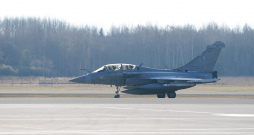 Francijas iznīcinātāji "Rafale" ierodas militārajā bāzē "Lielvārde".
