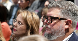 Latvijas Mediju ētikas padomes priekšsēdētājs Andrejs Mēters. Latvijas Mediju ētikas padomes priekšsēdētājs Andrejs Mēters.