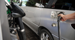 Lai izvairītos no solidaritātes maksājuma, mazumtirgotājam būs ar dokumentiem jāpierāda, ka faktiskās degvielas iepirkuma izmaksas pārsniedza orientējošās cenas aprēķinā izmantoto cenu par vairāk nekā 3%.