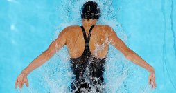 Ūdens sporta veidos visos līmeņos atgriezusies agresorvalstu simbolika.