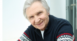 Pats Maestro nosaucis Viktoru Lapčenoku par visu laiku izcilāko latviešu estrādes solistu un skaistākās balss īpašnieku. Skanot viņam labi arī uz 80 gadu sliekšņa, ka tikai neesot jau vecākais estrādes mākslinieks Latvijā, kas joprojām koncertē.