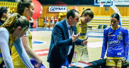 Polija bija piektā valsts, kur Mārtiņš Zībarts strādājis par basketbola treneri.