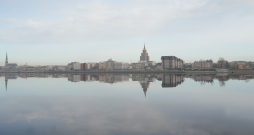 Skats uz Zinātņu akadēmiju un Rīgas panorāmu.