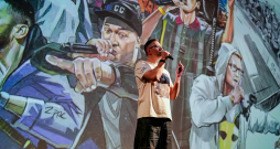 "Jo dzīve ir batls" režisors Edgars Sniegs filmas pirmizrādē.