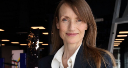 Hanne Klinte: "Atjaunīgās enerģijas projekti, ja pašvaldības tos izmanto gudri, var palīdzēt stiprināt vietējo kopienu vai tieši pretēji – to pazaudēt."