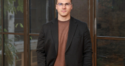 "Vēlamies kļūt par līderi mediju analītikā un reklāmas pārdošanas risinājumos – par neapstrīdamu nozares standartu, sākotnēji Eiropā, bet ar laiku arī globālā mērogā," saka uzņēmuma "Spotwise" līdzdibinātājs un vadītājs Roberts Ernests Levics.