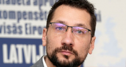  Rīgas Stradiņa universitātes docents Ainis Dzalbs. 
