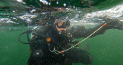 Militārie ūdenslīdēji ir sagatavoti pildīt bīstamus uzdevumus gan ikdienā, gan arī NATO mācībās un starptautiskajās misijās, gan iznīcināt vēsturiskus vai mūsdienu sprādzienbīstamus priekšmetus.