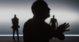 Viss šajā Universā ir caurausts un piesātināts ar mūžību, un dzejnieks tajā ir nemirstīgs.