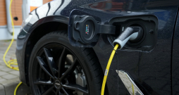 Elektroauto uzlādes stacija.