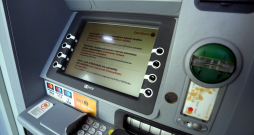 ''Swedbank'' bankomāts.