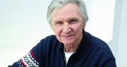 "Par daudz godīgs esmu. Nemāku paprasīt par koncertu, vienmēr domāju, ka tikai nav par daudz. Tāds es esmu," saka Viktors Lapčenoks.