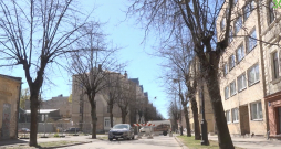 Vārnu ielā, pie krustojuma ar Laboratorijas ielu, autotransportam liegta caurbraukšana abos virzienos,