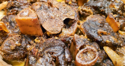 Sanāk ļoti nopietna porcija. Kopējais svars gandrīz divarpus kilogramu.