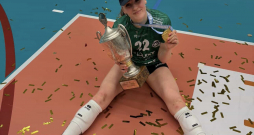 Latvijas izlases diagonālā spēlētāja Megija Dambrehte vakar Kūsamo "Polkky" rindās kļuva par Somijas meistarsacīkšu uzvarētāju, finālā pārspējot komandu, kurā viņa spēlēja pirms divām sezonām.