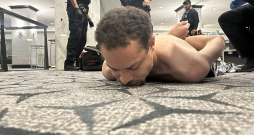 ASV prezidents Donalds Tramps savā sociālo mediju platformā publiskojis attēlu, kurā esot redzams pēc apšaudes viesnīcā "Hilton" sagūstītais uzbrucējs Kols Tomass Alens.