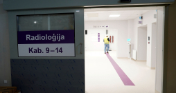 Rīgas Austrumu klīniskās universitātes slimnīcas viena no nodaļām. Attēlam ir ilustratīva nozīme, medijiem nav informācijas, kurās telpās notika nelaime.