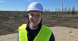 "Līdz ar atjaunīgo energoresursu tehnoloģiju attīstību elektroenerģijas ieguves jomā mums ir iespēja sevi pilnībā nodrošināt un nākotnē enerģiju arī eksportēt," uzskata Edgars Groza, kompetences stiprināšanas programmas "Nākotnes enerģētikas līderi Latvijā" vadības grupas priekšsēdētājs.