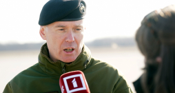 Nacionālo bruņoto spēku komandieris ģenerālmajors Kaspars Pudāns.