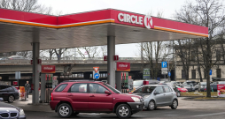 Degvielas uzpildes stacija "Circle K".