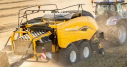 'New Holland BigBaler Plus' agregāts.