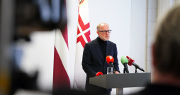 Andris Sprūds preses konferences laikā paziņo par savu demisiju.