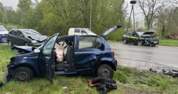 Bēgot no robežsargiem, migrantu pārvadātājs izraisa avāriju.