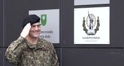 Ģenerāļa Pētera Radziņa skolas direktors pulkvedis Vilis Bauska skolas svinīgajā atklāšanā. Ģenerāļa Pētera Radziņa skolas direktors pulkvedis Vilis Bauska skolas svinīgajā atklāšanā.