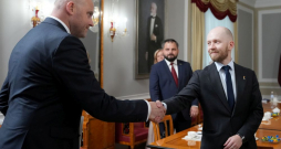 "Apvienotais saraksts" Saeimas frakcijas deputāts Andris Kulbergs (no kreisās) un partijas "Progresīvie" Saeimas frakcijas vadītājs Andris Šuvajevs.