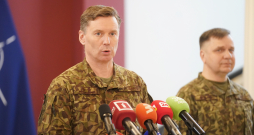 Nacionālo bruņoto spēku komandieris ģenerālmajors Kaspars Pudāns. Nacionālo bruņoto spēku komandieris ģenerālmajors Kaspars Pudāns.