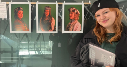 Apmaiņas gadā Laura devās uz filmu skolu Dublinā, savukārt prakses laikā vēlreiz mēroja ceļu pāri Atlantijas okeānam, lai stažētos Mineapolisā, tajā pašā pilsētā, kur dzīvoja vidusskolas laikā.