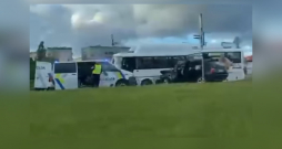 Jēkabpilī BMW ietriecies autobusā.