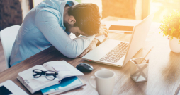 Kā ikdienas stress var ietekmēt miega kvalitāti?