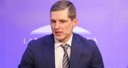 AS "SEB banka" ekonomists Dainis Gašpuitism.