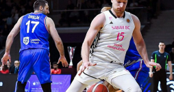 Klāvs Čavars šosezon Azerbaidžānas čempionātā vidēji mačā guva sešus punktus un sešas atlēkušās bumbas, bet Čempionu līgā viņam par punktu un vienu bumbu vairāk.