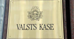 Plāksne ar uzrakstu "Valsts kase".