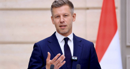 Ungārijas premjerministrs Pēters Maģars trešdien vizītes laikā Parīzē paziņoja, ka panākta vienošanās par Ukrainā dzīvojošo ungāru tiesību stiprināšanu. Jaunā valdība "trīs nedēļās" panākusi to, ko Maģara priekštecis Viktors Orbāns nespēja izdarīt "desmit gados", pauda Ungārijas premjers.