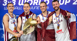 Nauris Miezis (no kreisās), Kārlis Lasmanis, Francis Lācis un Zigmārs Raimo – pirmo reizi Latvijas izlase pasaules čempionu godā 3x3 basketbolā.