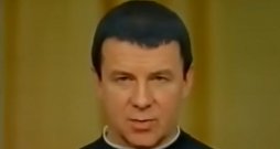1989. gada oktobrī ar varas iestāžu svētību Maskavas Centrālajā televīzijā sāka uzstāties "dziednieks" Anatolijs Kašpirovskis, kurš "ārstēja" attālināti, no ekrāna. 