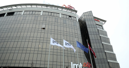 SIA "Latvijas Mobilais Telefons" galvenā ēka Ropažu ielā. SIA "Latvijas Mobilais Telefons" galvenā ēka Ropažu ielā.