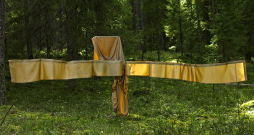 Ekspozīcijā iekļauts arī videodarbs "Mežs", kas pirmoreiz tika izrādīts izstādē "Fieldwork: Invisible Exercises" (Rīgas mākslas telpa, 2023).