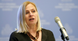 Paula Stradiņa Klīniskās universitātes slimnīcas (PSKUS) valdes locekle Dace Žentiņa piedalās PSKUS 115 gadu jubilejas pasākumā.